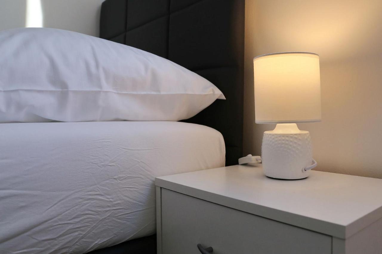 Apartments Lisac ヴィル エクステリア 写真