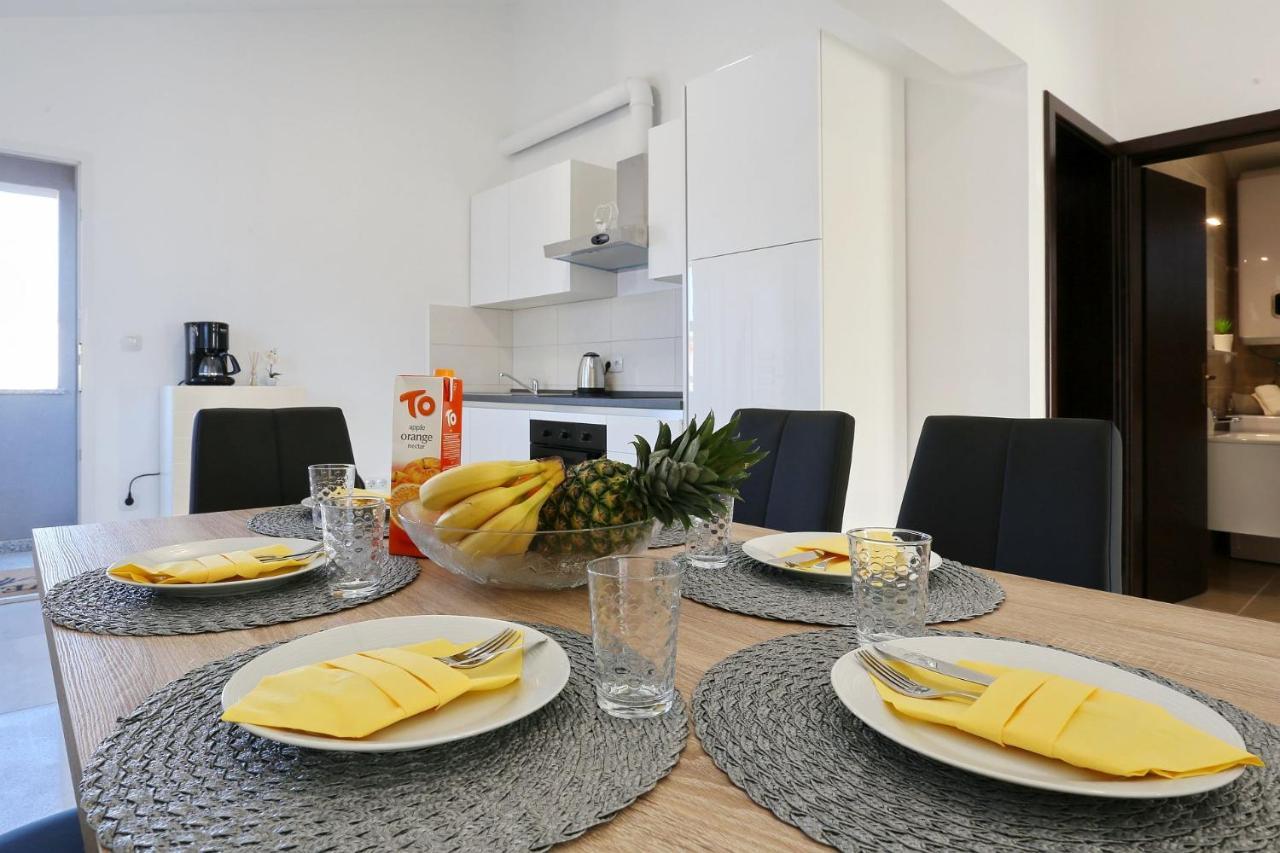 Apartments Lisac ヴィル エクステリア 写真