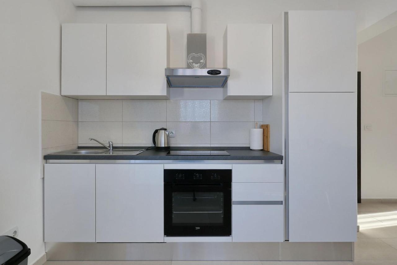 Apartments Lisac ヴィル エクステリア 写真