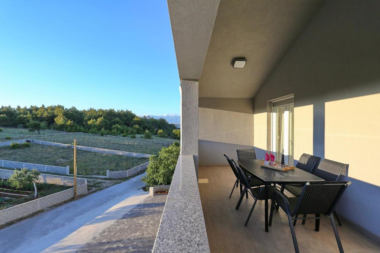 Apartments Lisac ヴィル エクステリア 写真