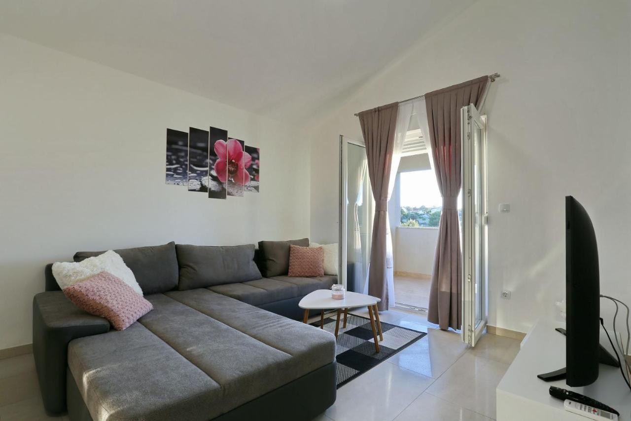 Apartments Lisac ヴィル エクステリア 写真