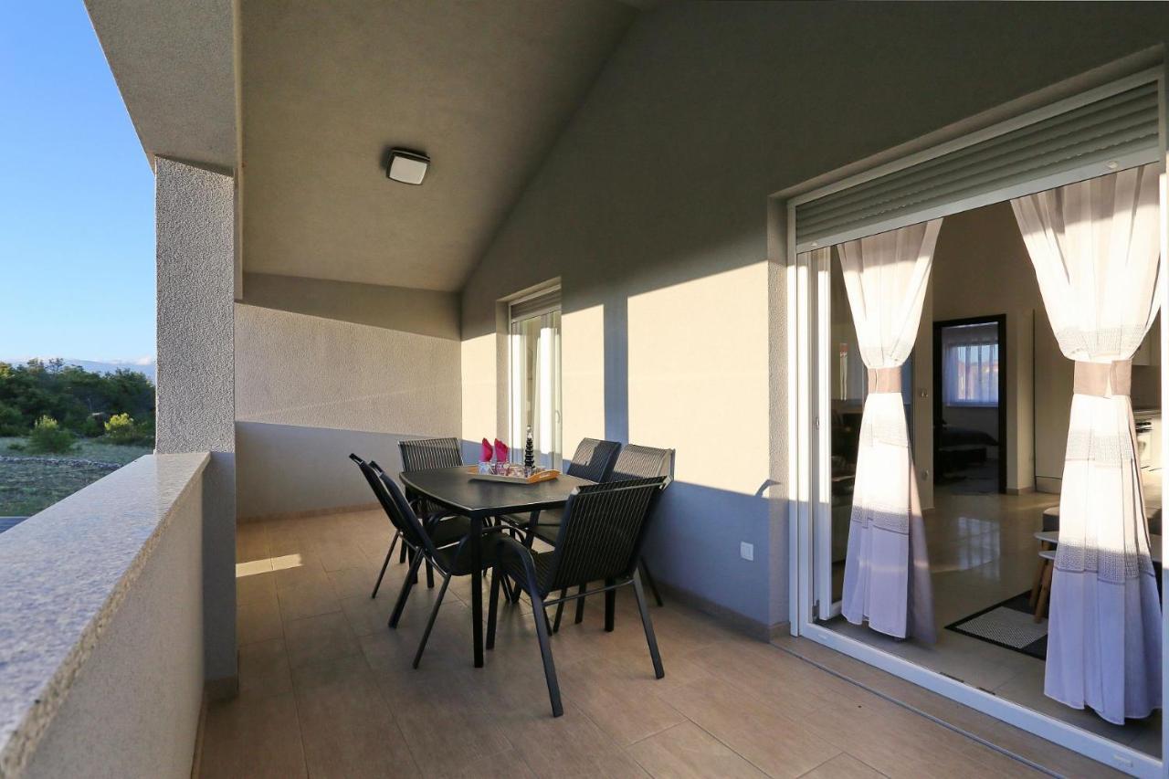 Apartments Lisac ヴィル エクステリア 写真