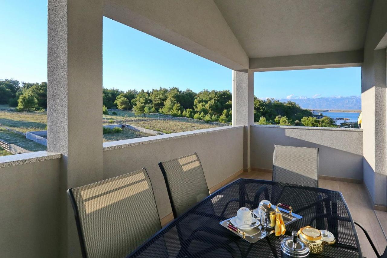 Apartments Lisac ヴィル エクステリア 写真