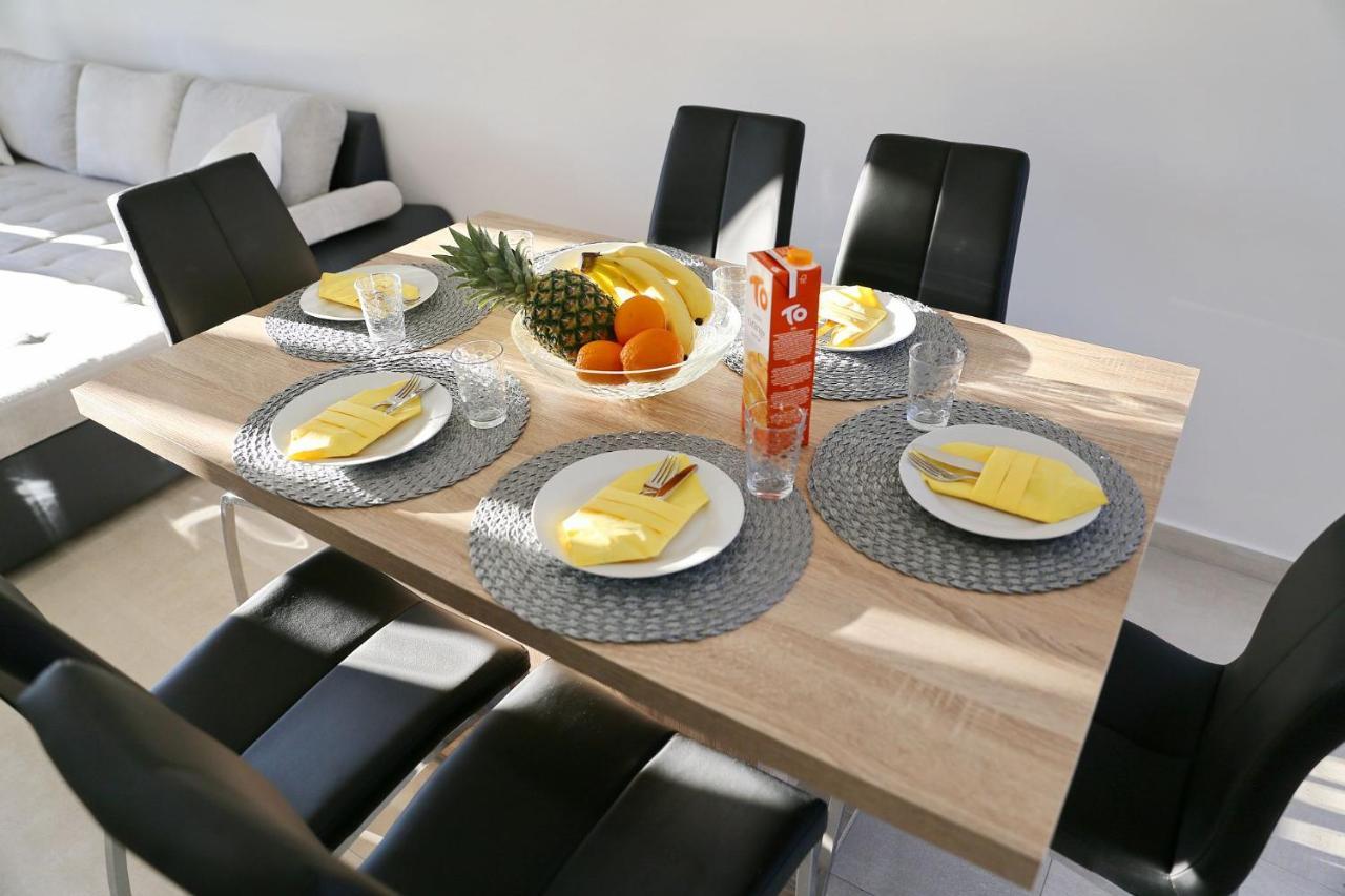 Apartments Lisac ヴィル エクステリア 写真