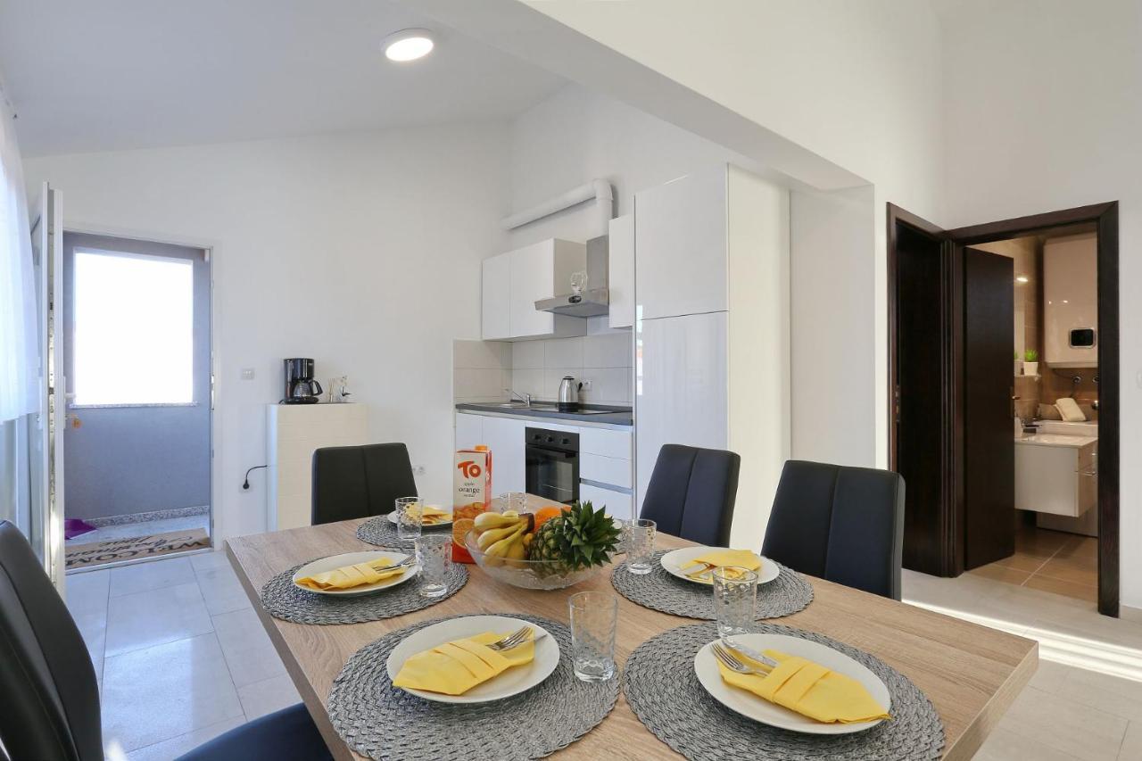 Apartments Lisac ヴィル エクステリア 写真